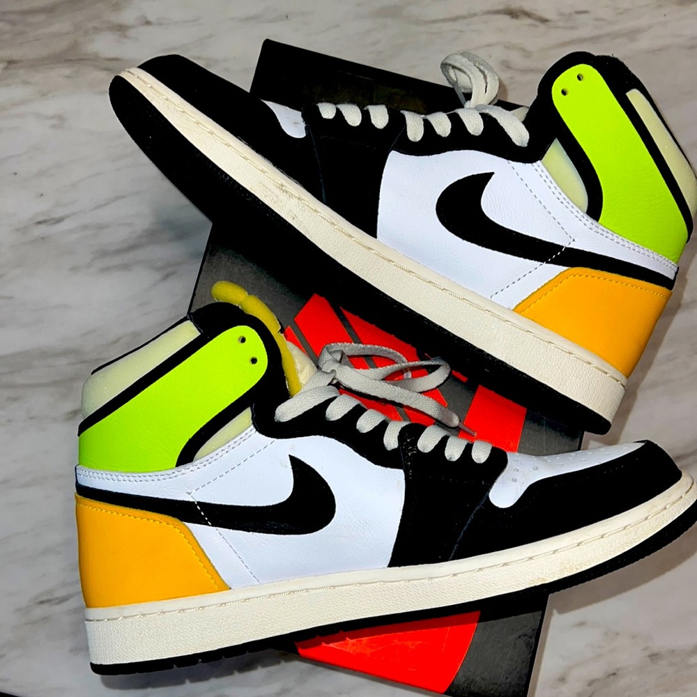 2021 Air Jordan 1 Retro High OG 'Volt Gold'